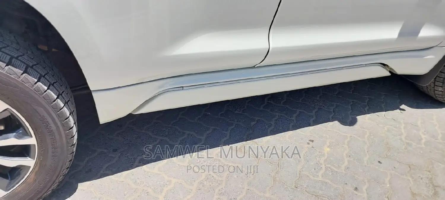 Toyota Land Cruiser Prado 2.8 2018 White