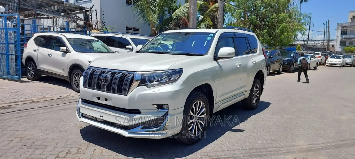 Toyota Land Cruiser Prado 2.8 2018 White