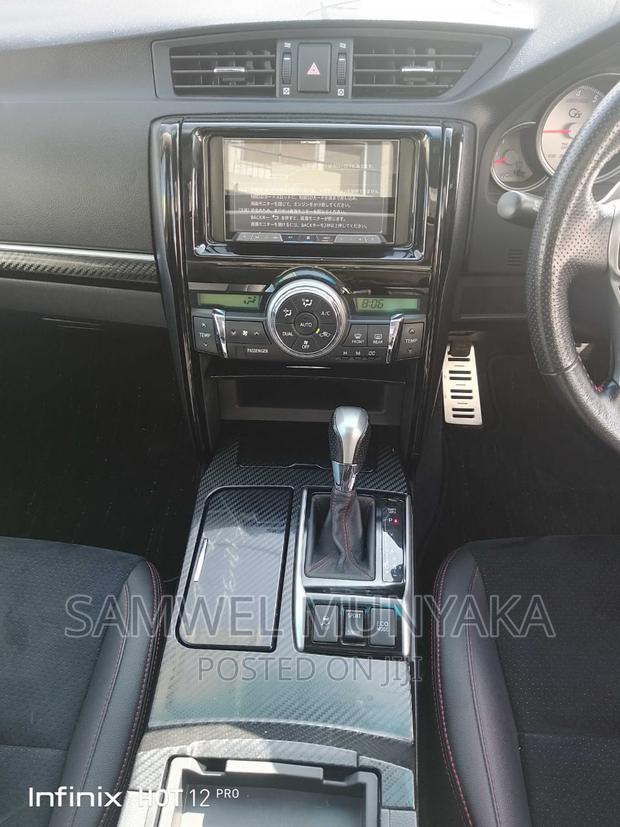 Toyota Mark X 2.5 AWD 2017 Beige - thumbnail 6