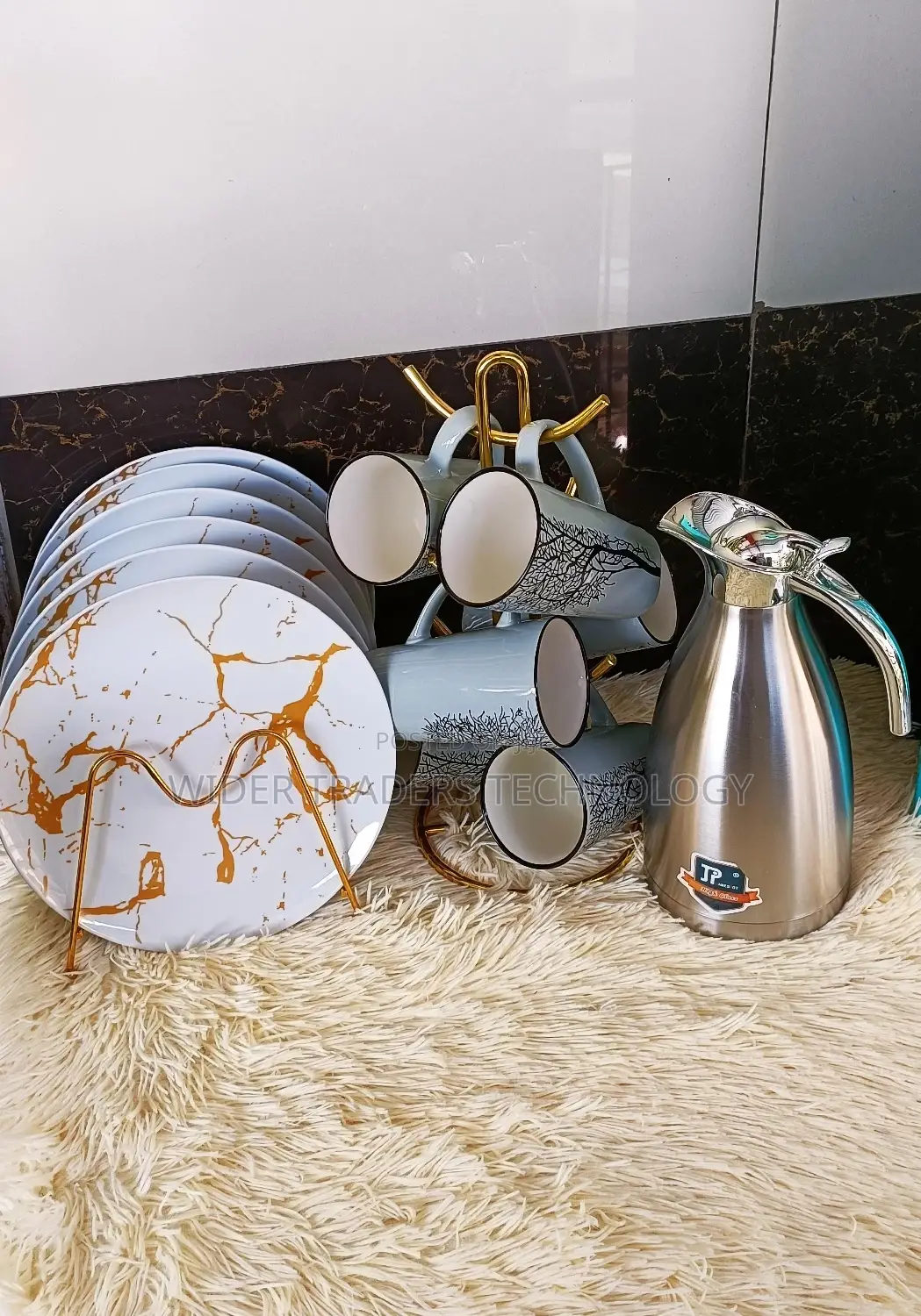 13 PCS Dinner Sets
6 Plates
6 Cups
1 Flask