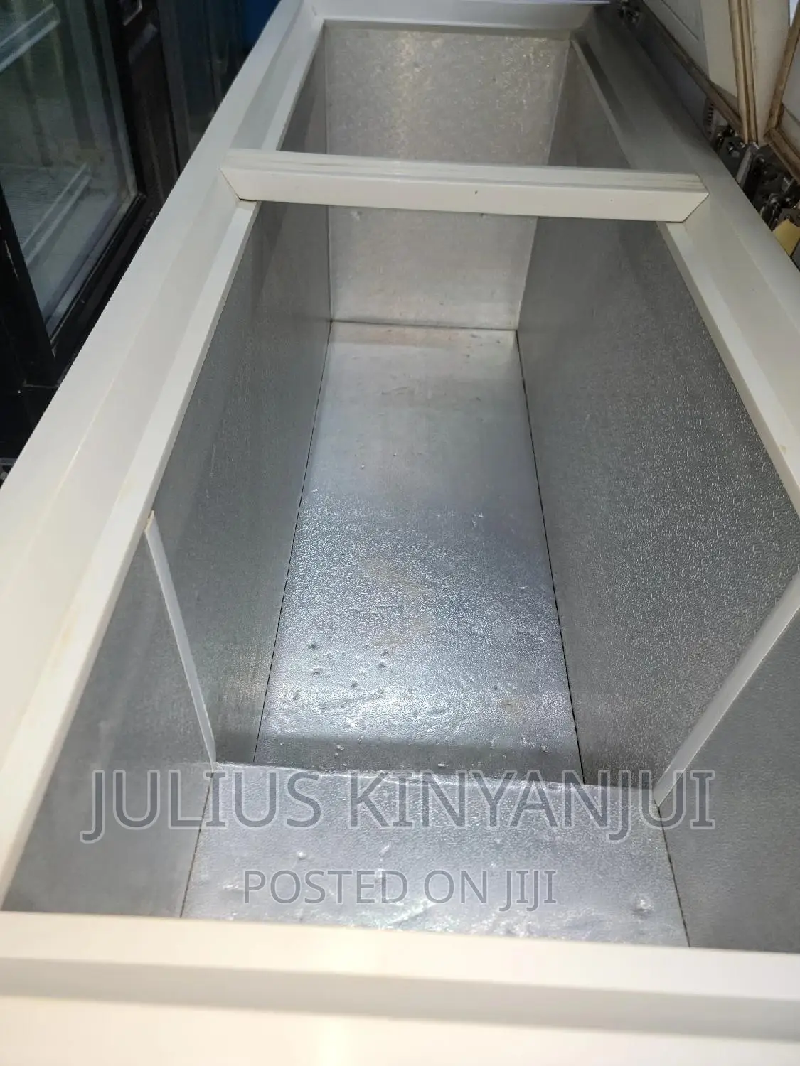 Double Door Freezer