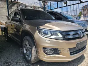 Volkswagen Tiguan 2016 Gold