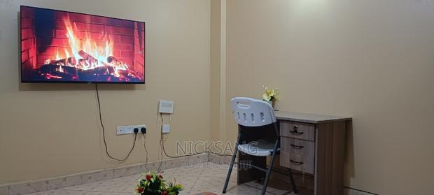 1 Bedroom Airbnb Near Lounge Kamakis - thumbnail 8