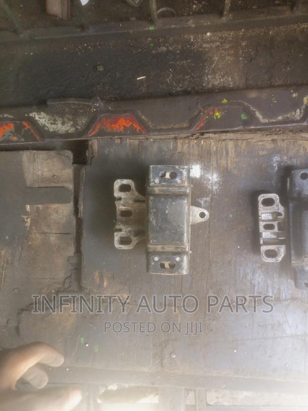 Volkswagen Golf, Passat , Tiguan Engine Mount