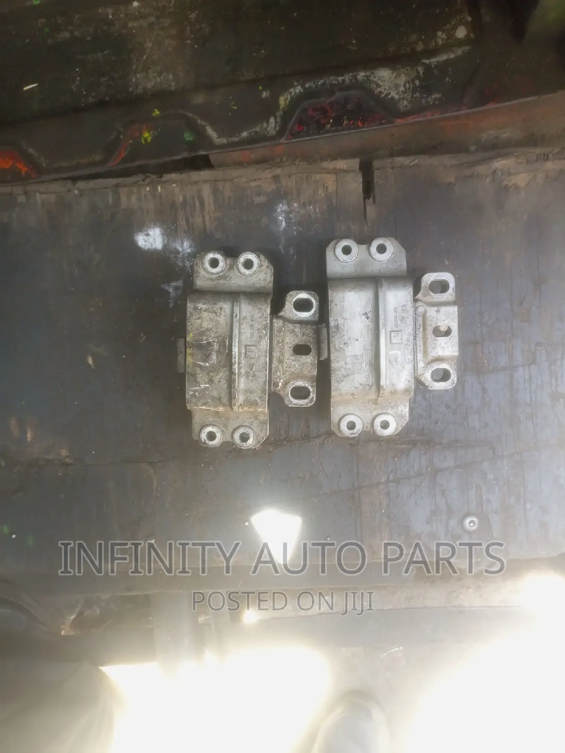 Volkswagen Golf, Passat , Tiguan Engine Mount
