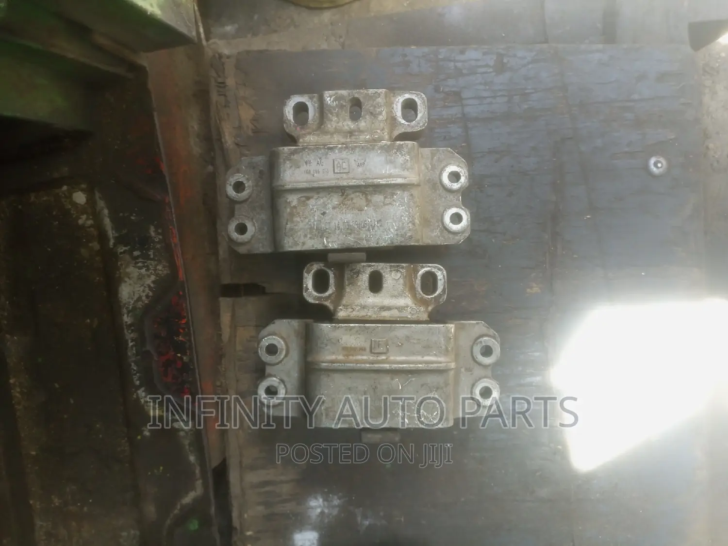Volkswagen Golf, Passat , Tiguan Engine Mount