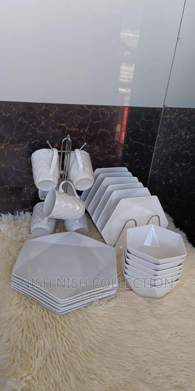 24 Pieces Dinner Set