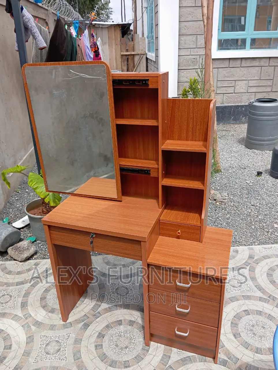 Durable Dressing Table Durable Dressing Table Durable Table