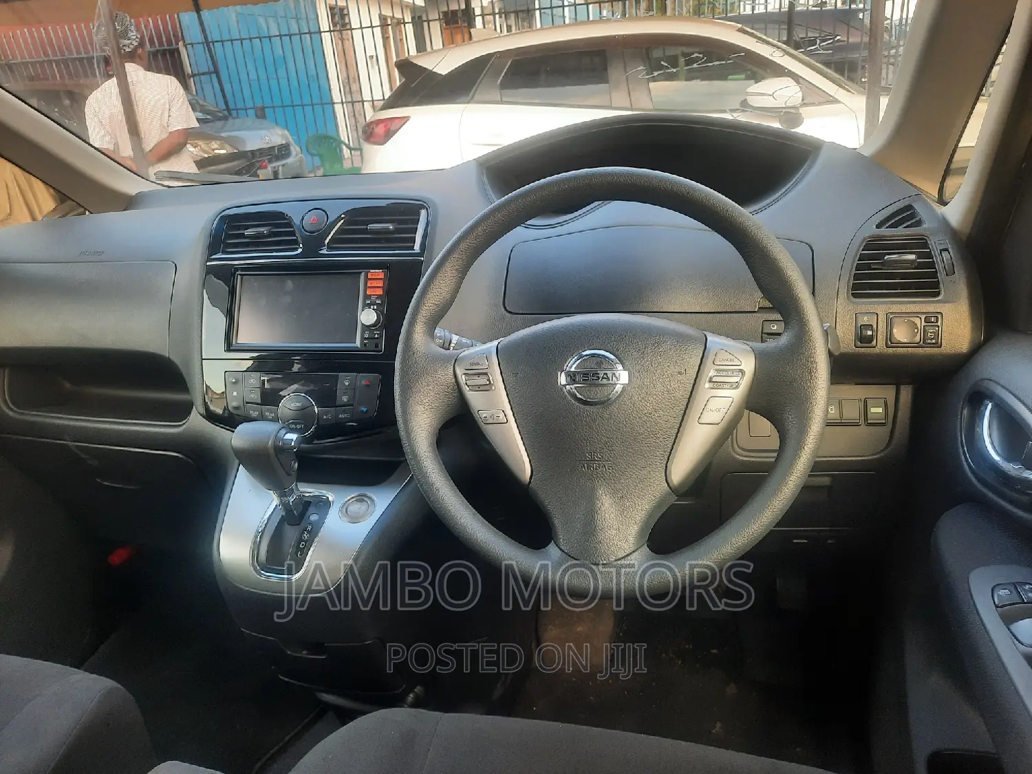 Nissan Serena 2017 White
