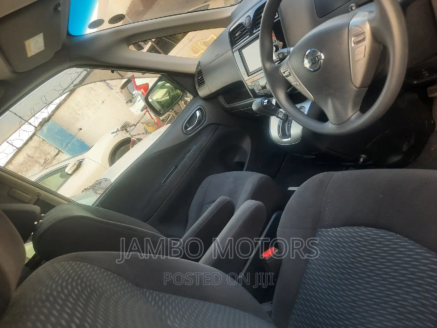 Nissan Serena 2017 White
