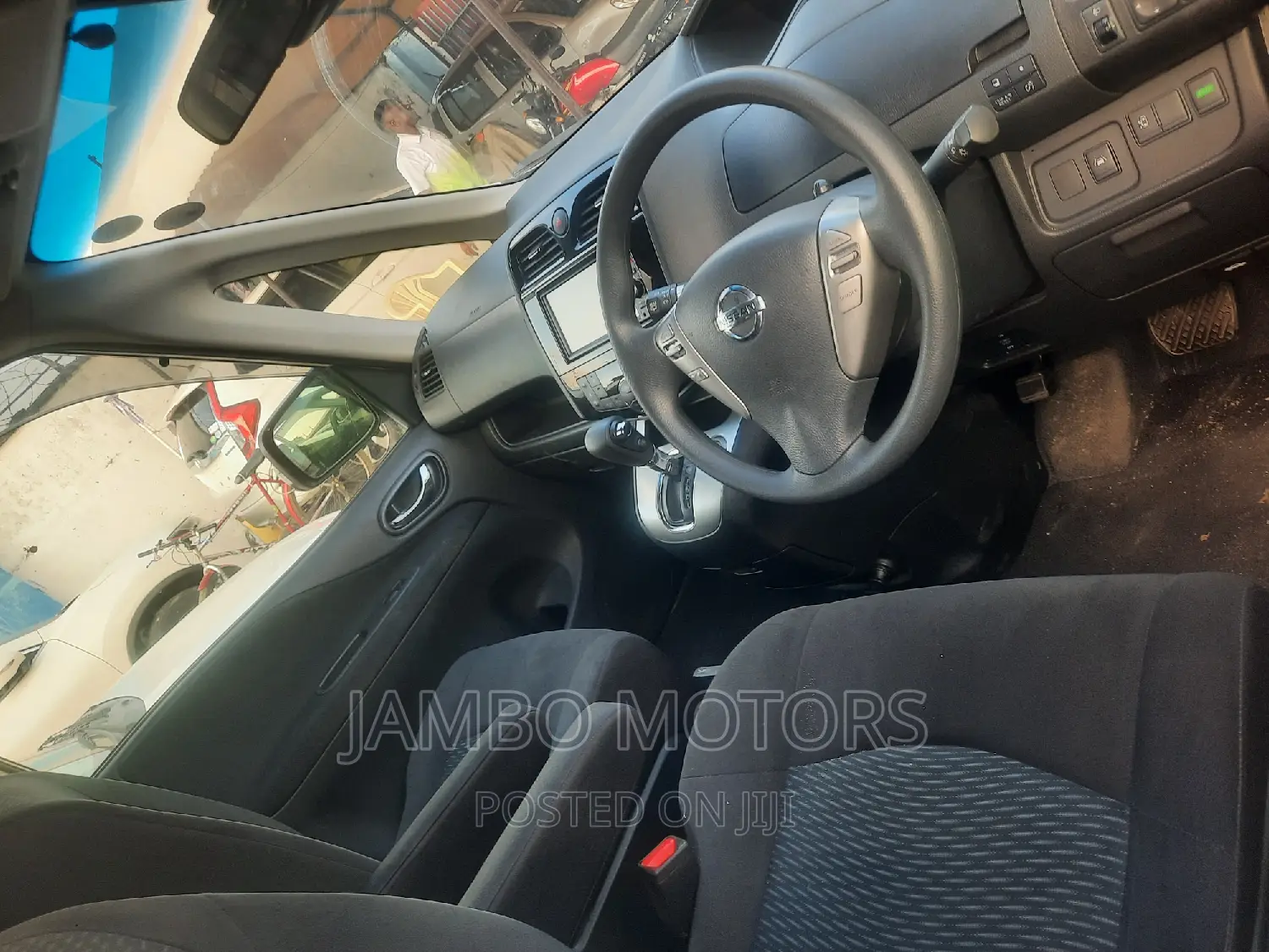 Nissan Serena 2017 White