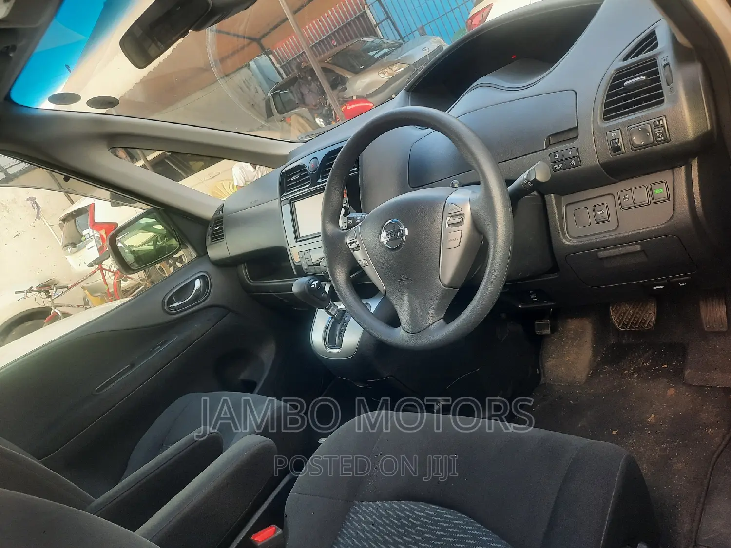 Nissan Serena 2017 White