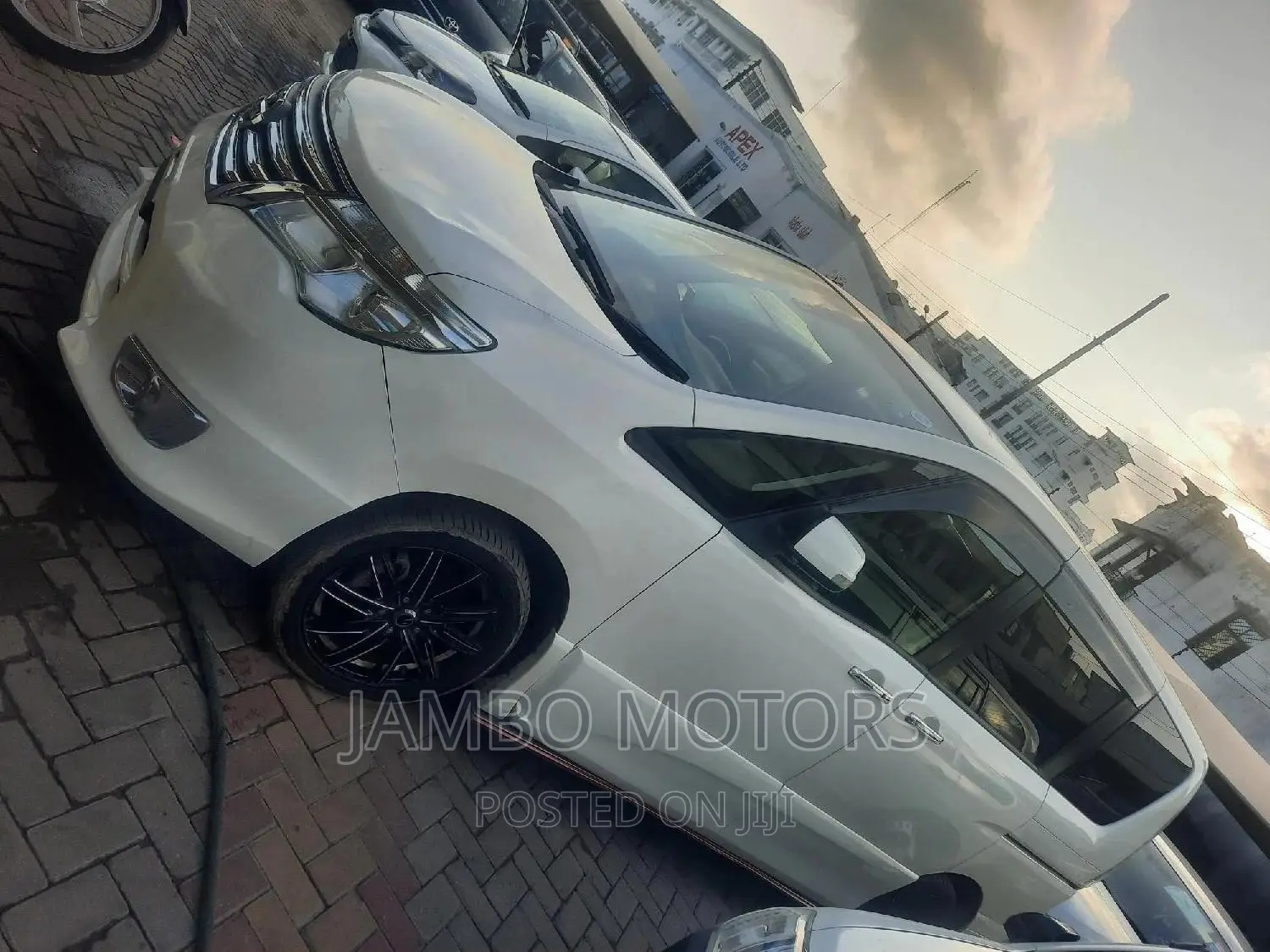 Nissan Serena 2017 White