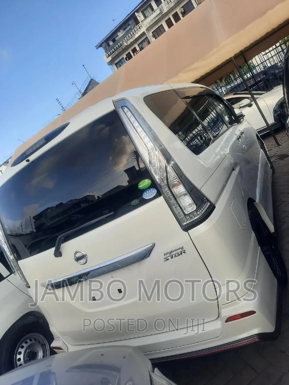 Nissan Serena 2017 White