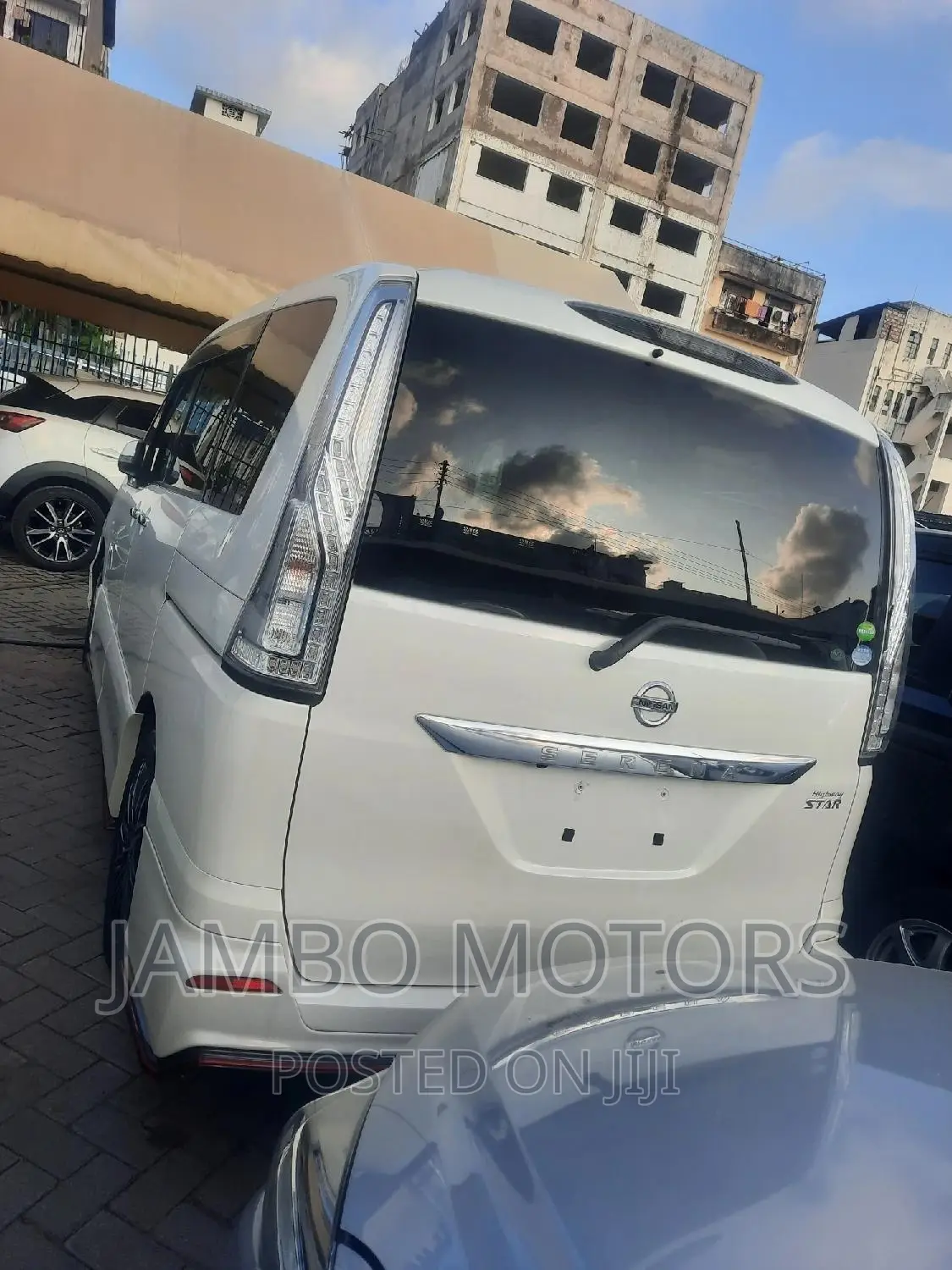 Nissan Serena 2017 White