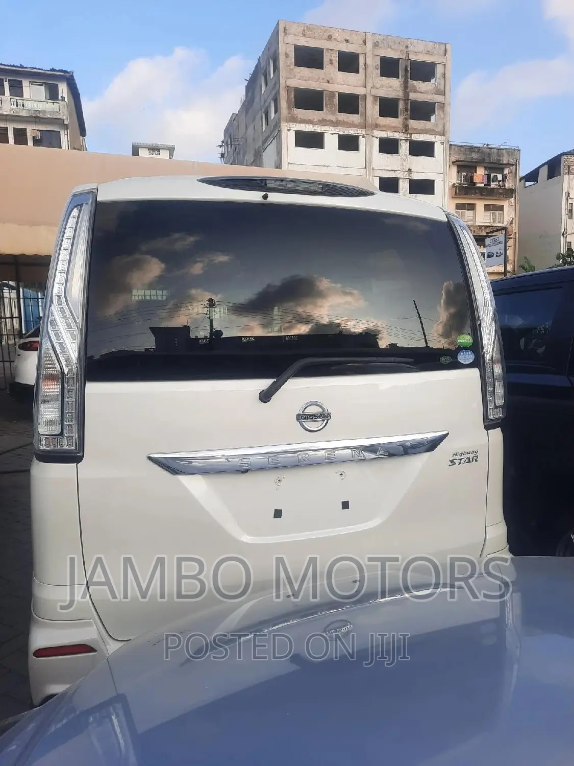 Nissan Serena 2017 White