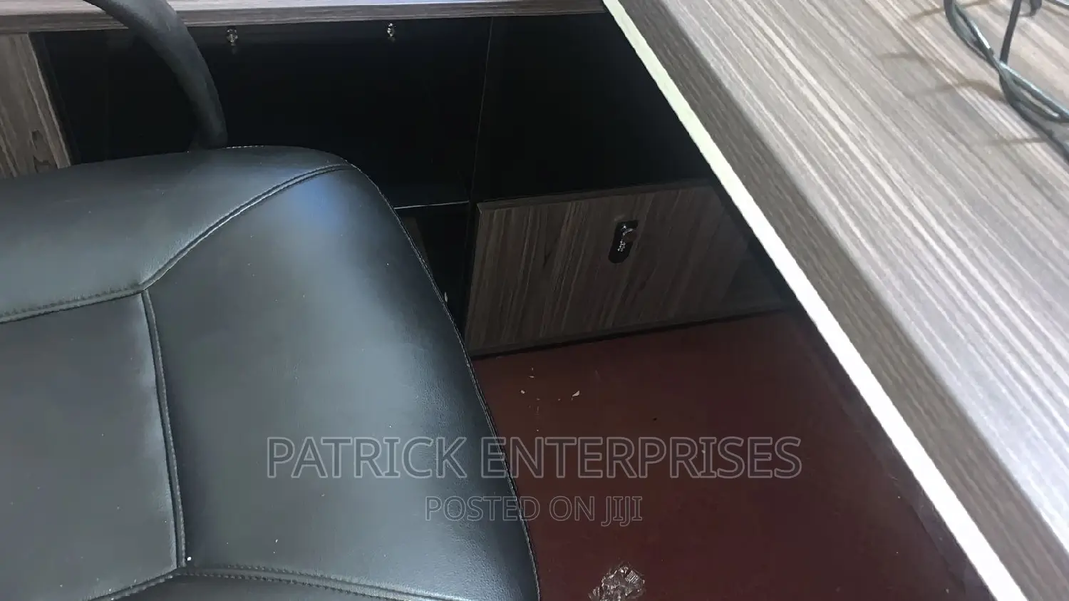 Executive Imported Morden Office Desk 1.6 MTRS