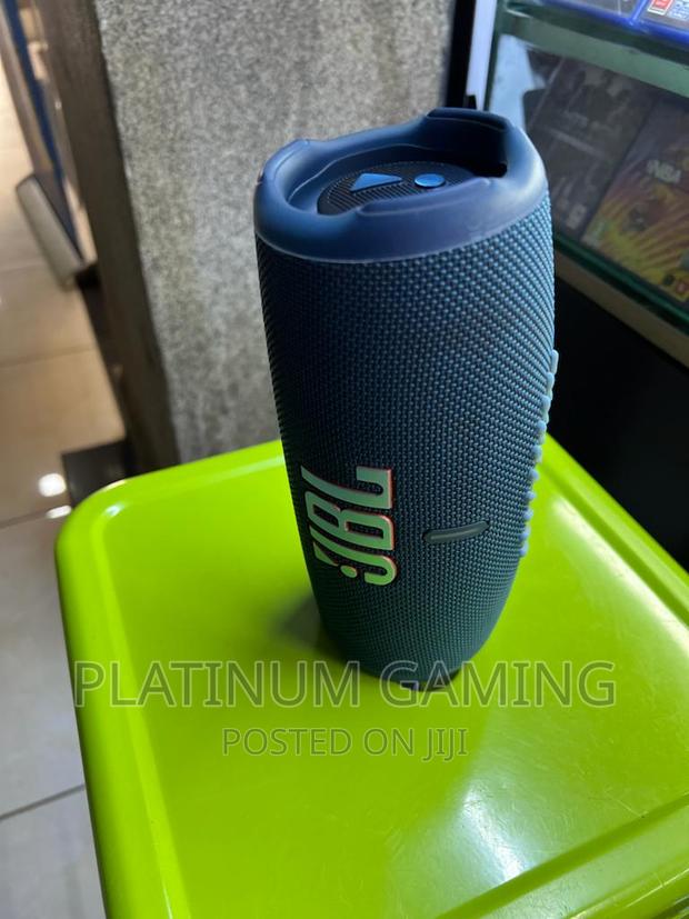 JBL Charge 5 Blue Used