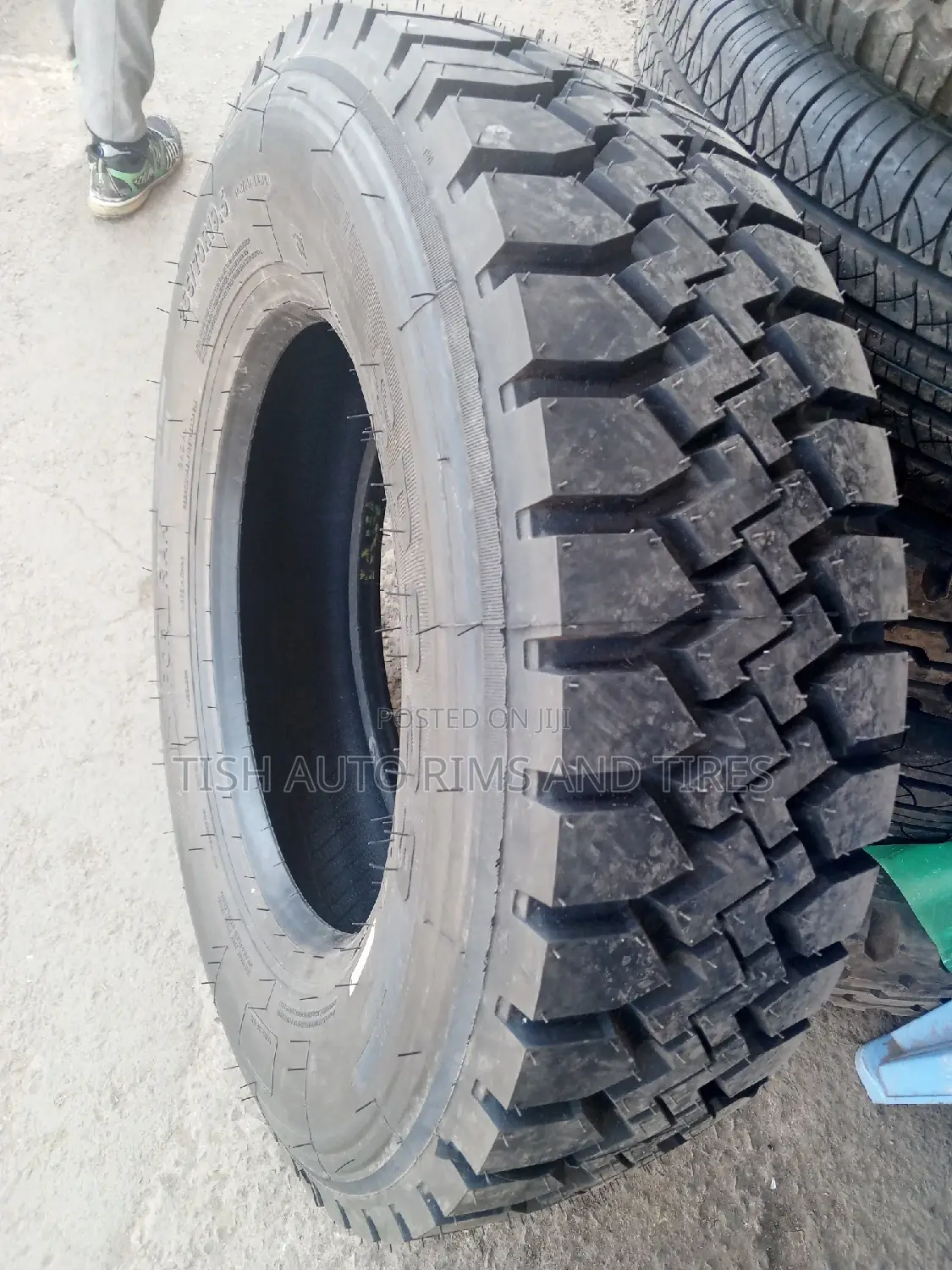 265/70r19.5 Sportrak Dip