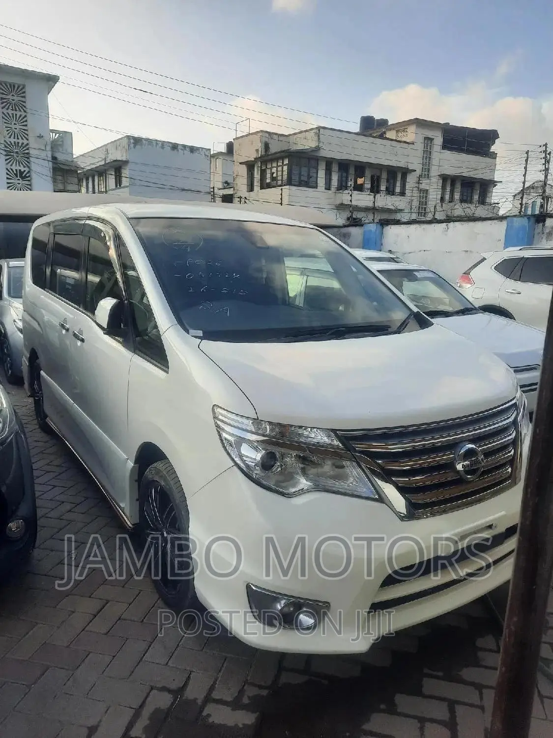 Nissan Serena 2017 White