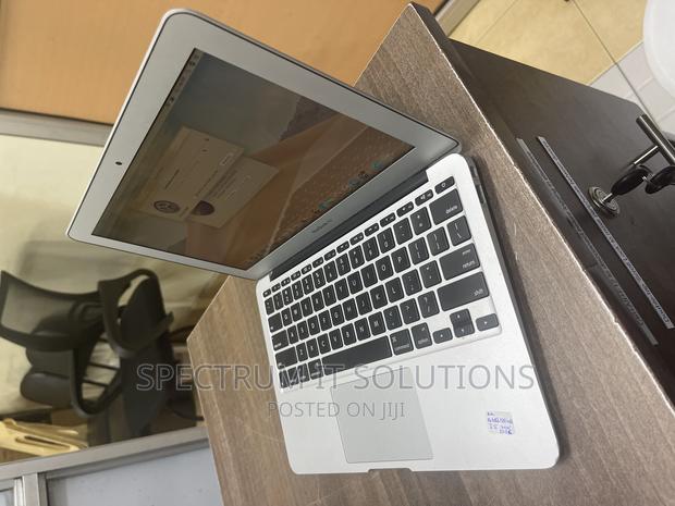 Laptop Apple MacBook Air 4GB Intel Core I5 SSD 128GB - thumbnail 3