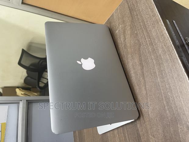 Laptop Apple MacBook Air 4GB Intel Core I5 SSD 128GB - main view