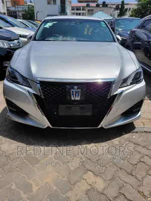 Toyota Crown 2017 Silver