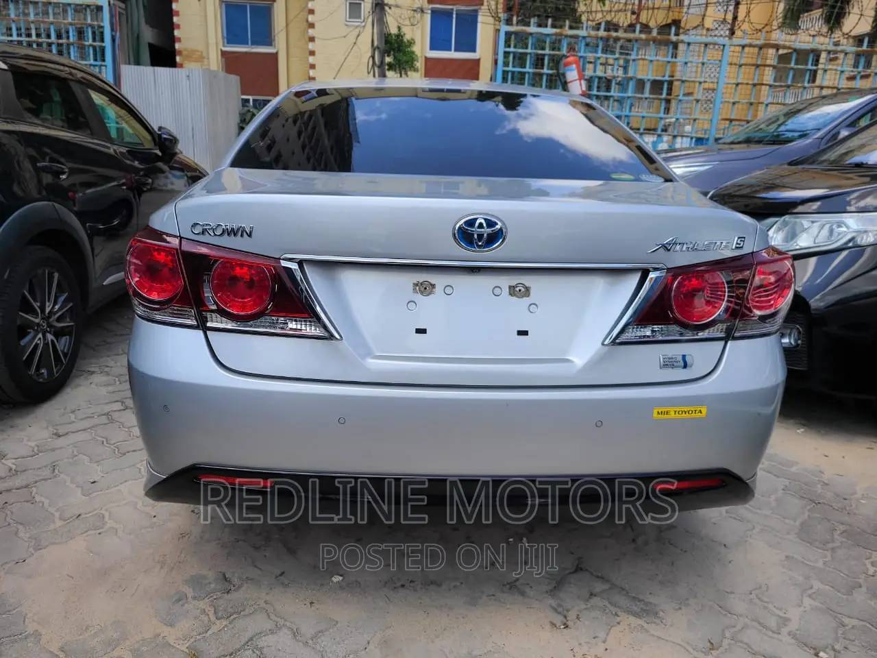 Toyota Crown 2017 Silver