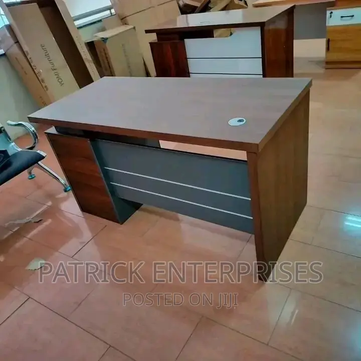 Executive Imported Office Desk 1.4 MTRS