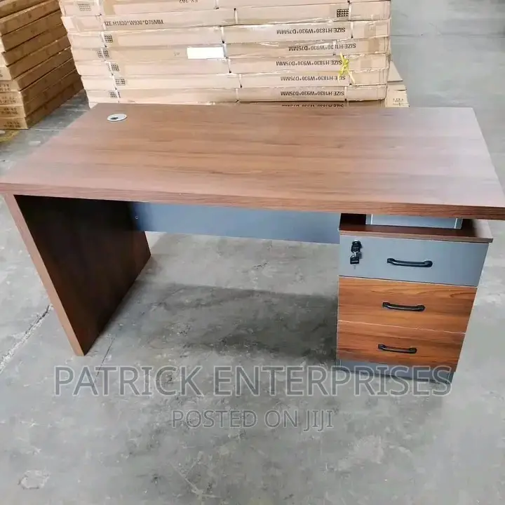 Executive Imported Office Desk 1.4 MTRS