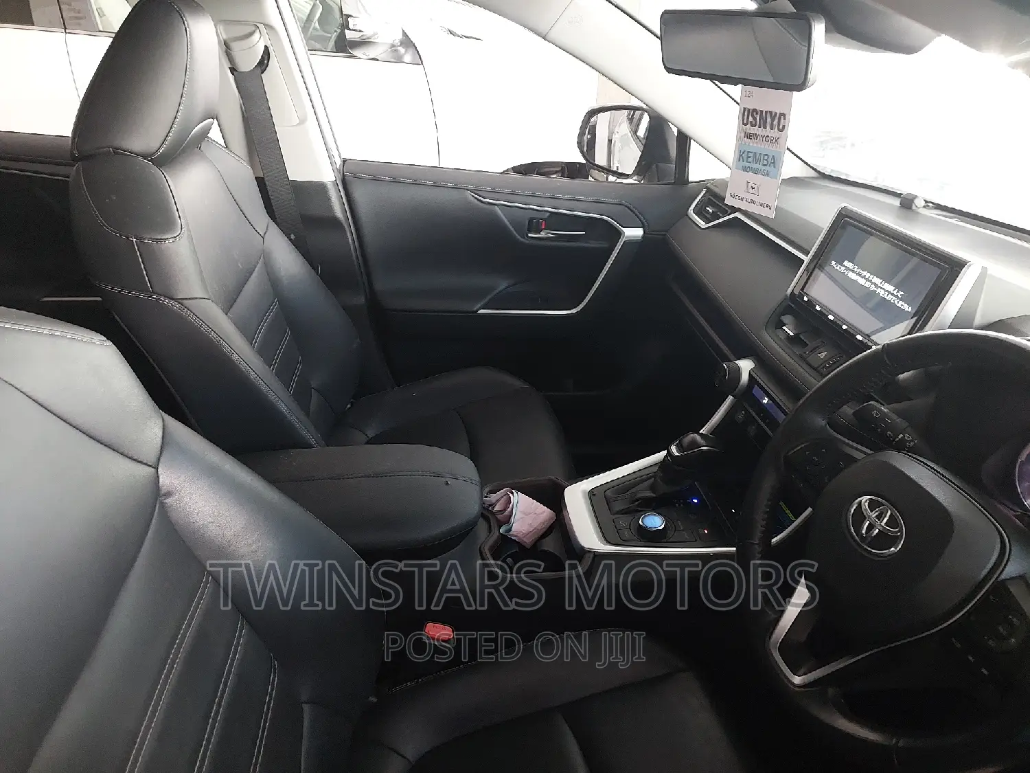 Toyota RAV4 XLE Premium AWD 2019 White