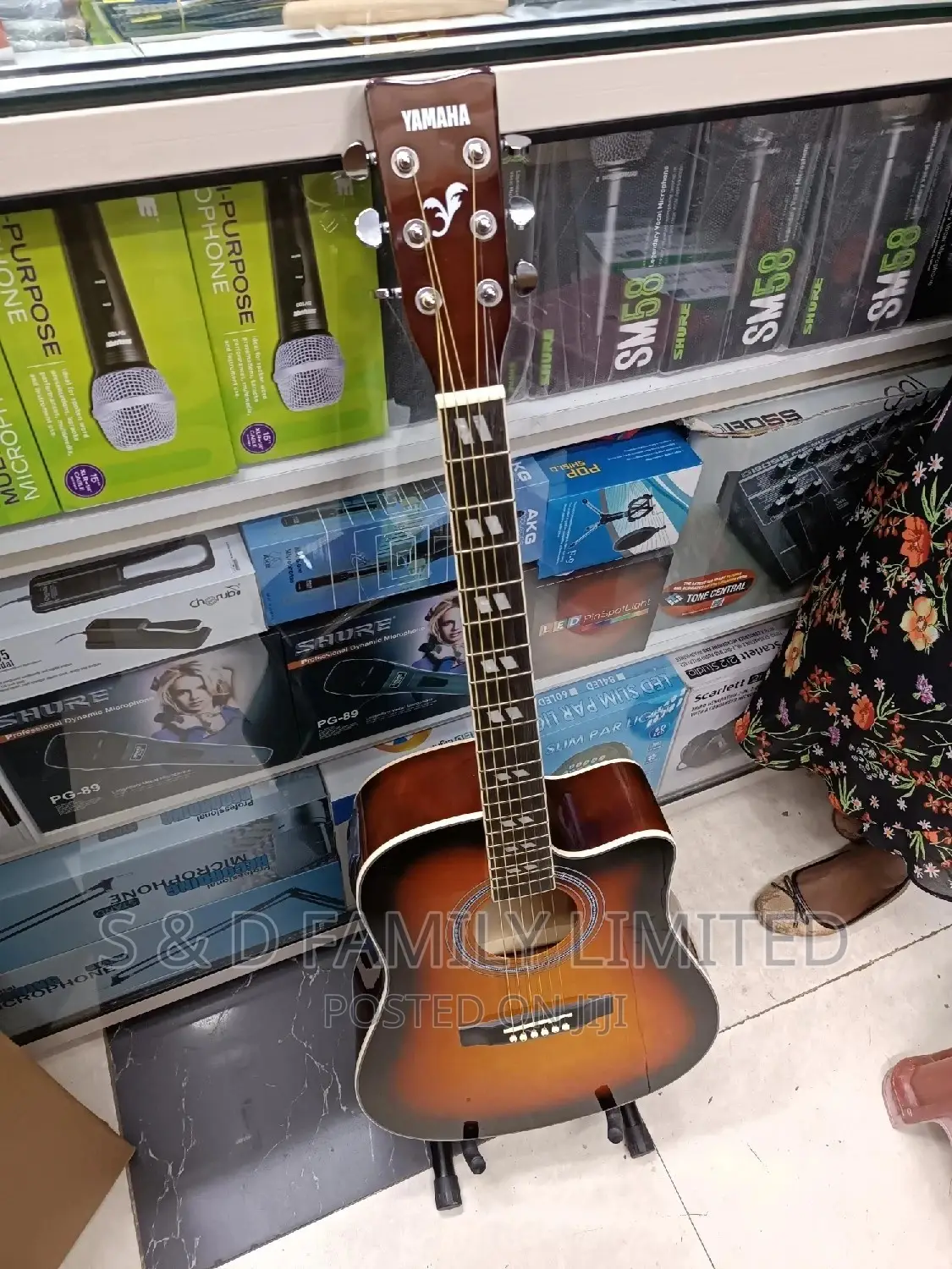 Size 41 Semi Acoustic Guitar Yamaha