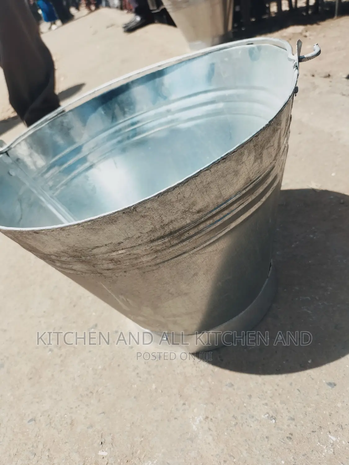 Metallic Buckets