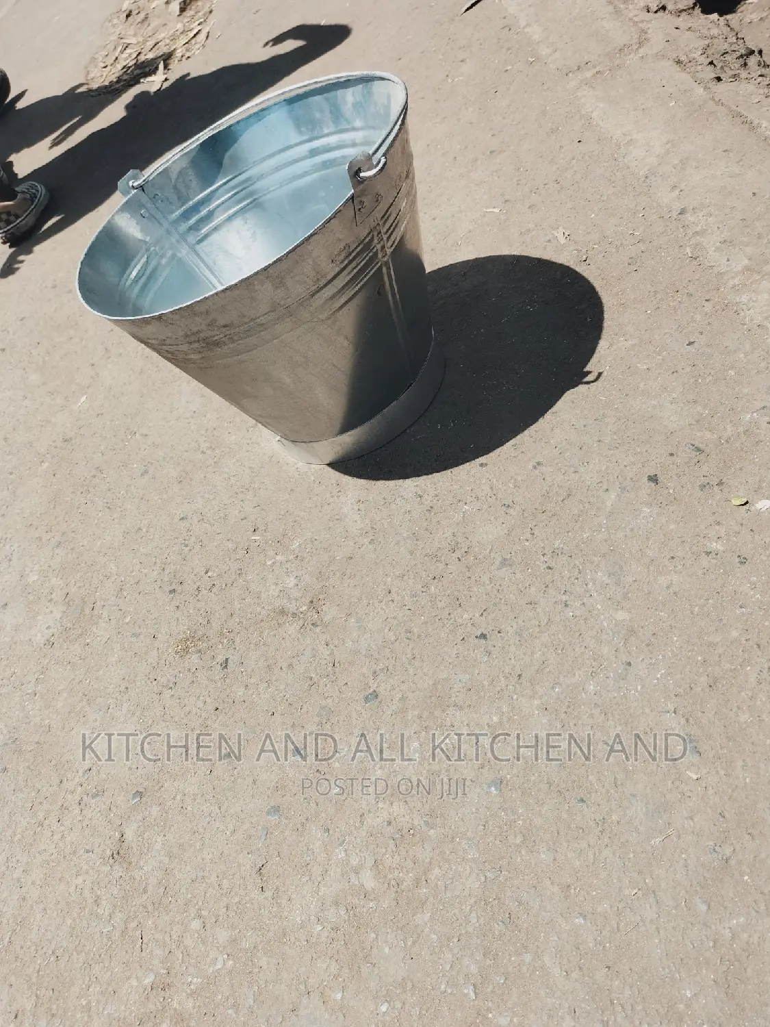 Metallic Buckets