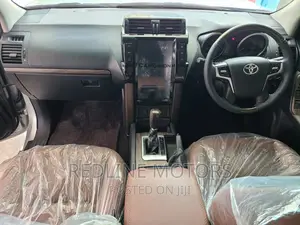 Toyota Land Cruiser Prado 2.8 2017 Silver