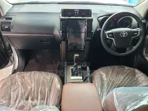 Toyota Land Cruiser Prado 2.8 2017 Silver