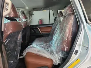 Toyota Land Cruiser Prado 2.8 2017 Silver