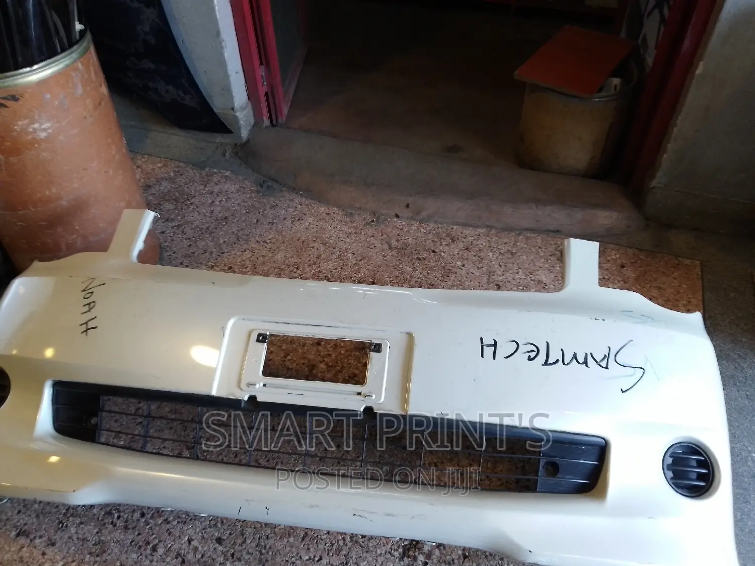 Clean Quality Toyota Noah Front Bumper =° in Nairobi Central Vehicle