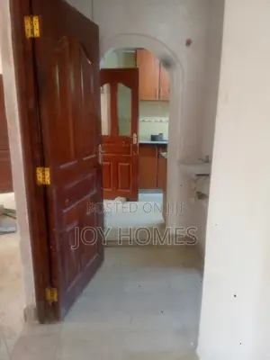 3bdrm Block of Flats in Madaraka for rent