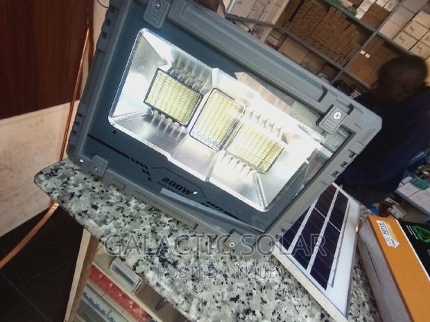Solar 200w Floodlight Light - thumbnail 2