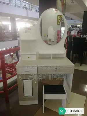 Dressing Table With Fixed Mirror