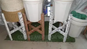 Stands Wooden 40cm Height by 25cm Diameter