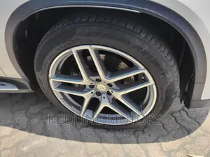 Mercedes-Benz GLE-Class GLE 350d 4MATIC 2016 Pearl