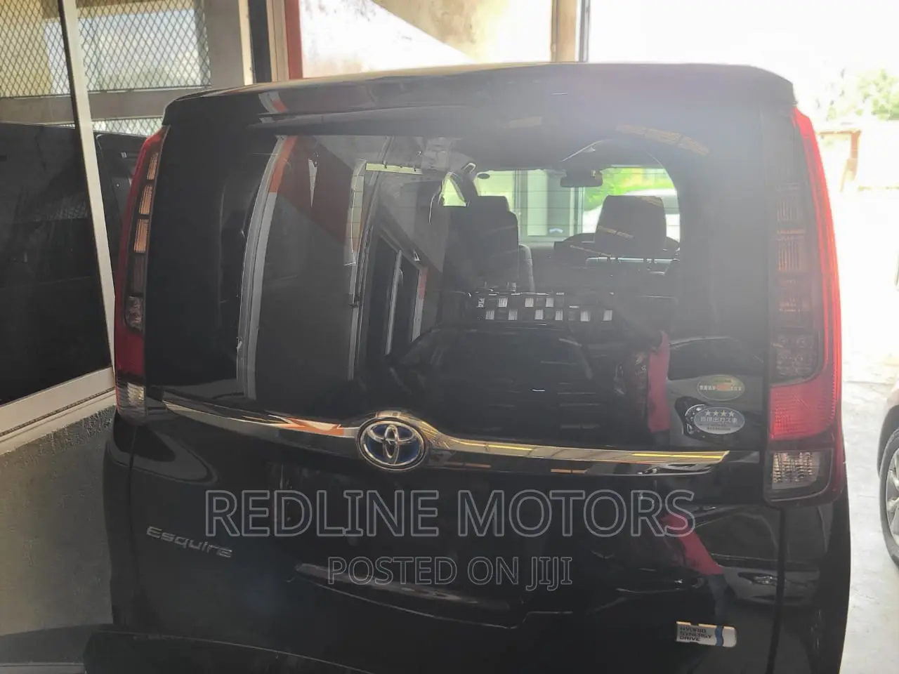 Toyota Esquire 2.0 AWD (7 seater) 2016 Black