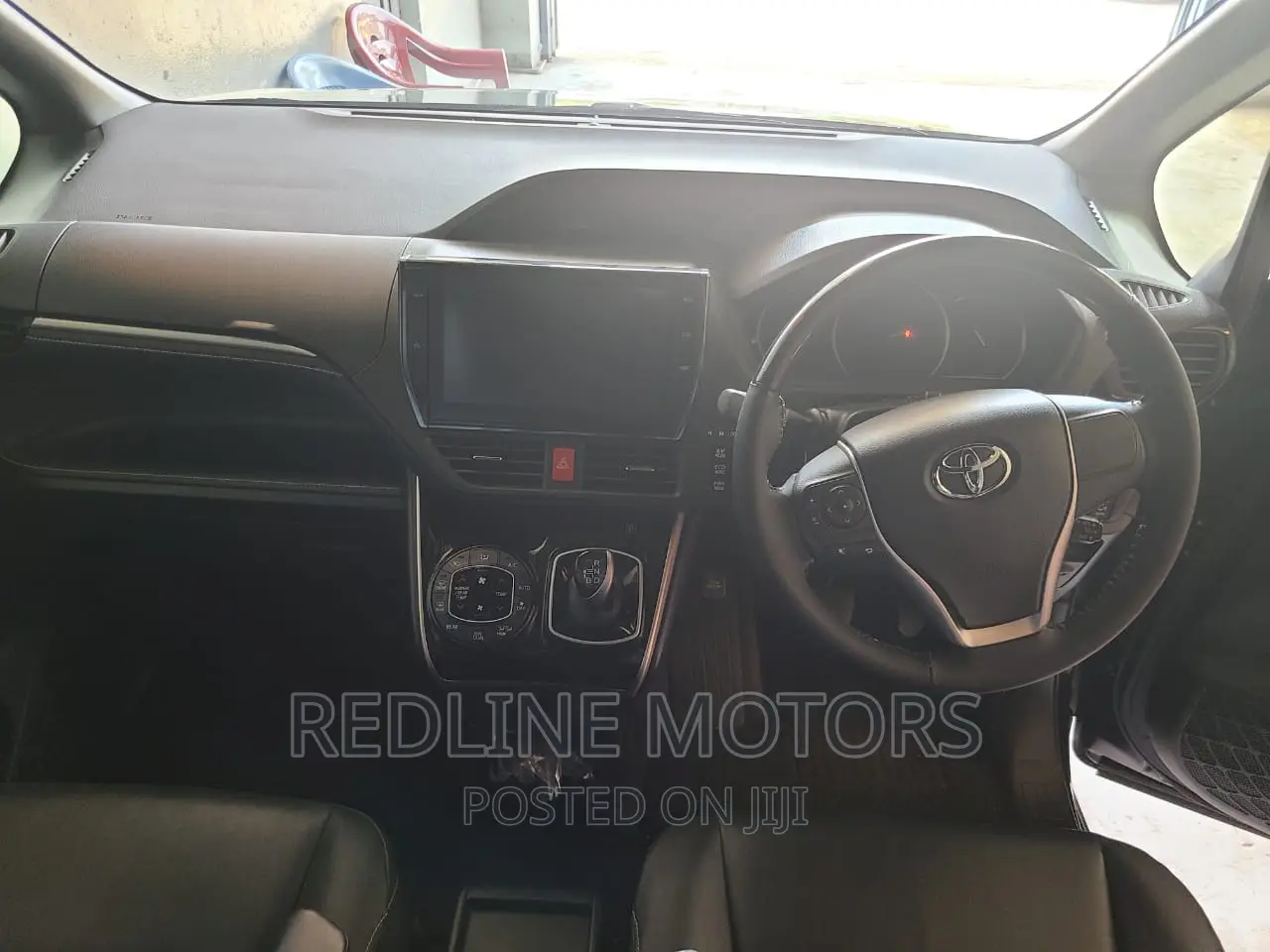 Toyota Esquire 2.0 AWD (7 seater) 2016 Black