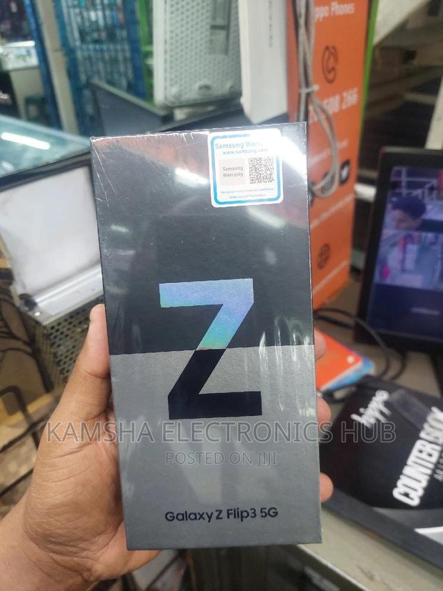 New Samsung Galaxy Z Flip3 5G 256 GB Orange