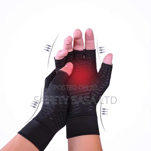 Arthritis Gloves: Pain Relief Copper Hand Gloves