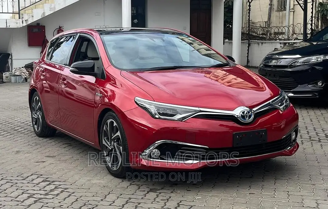 Toyota Auris 2016 Red