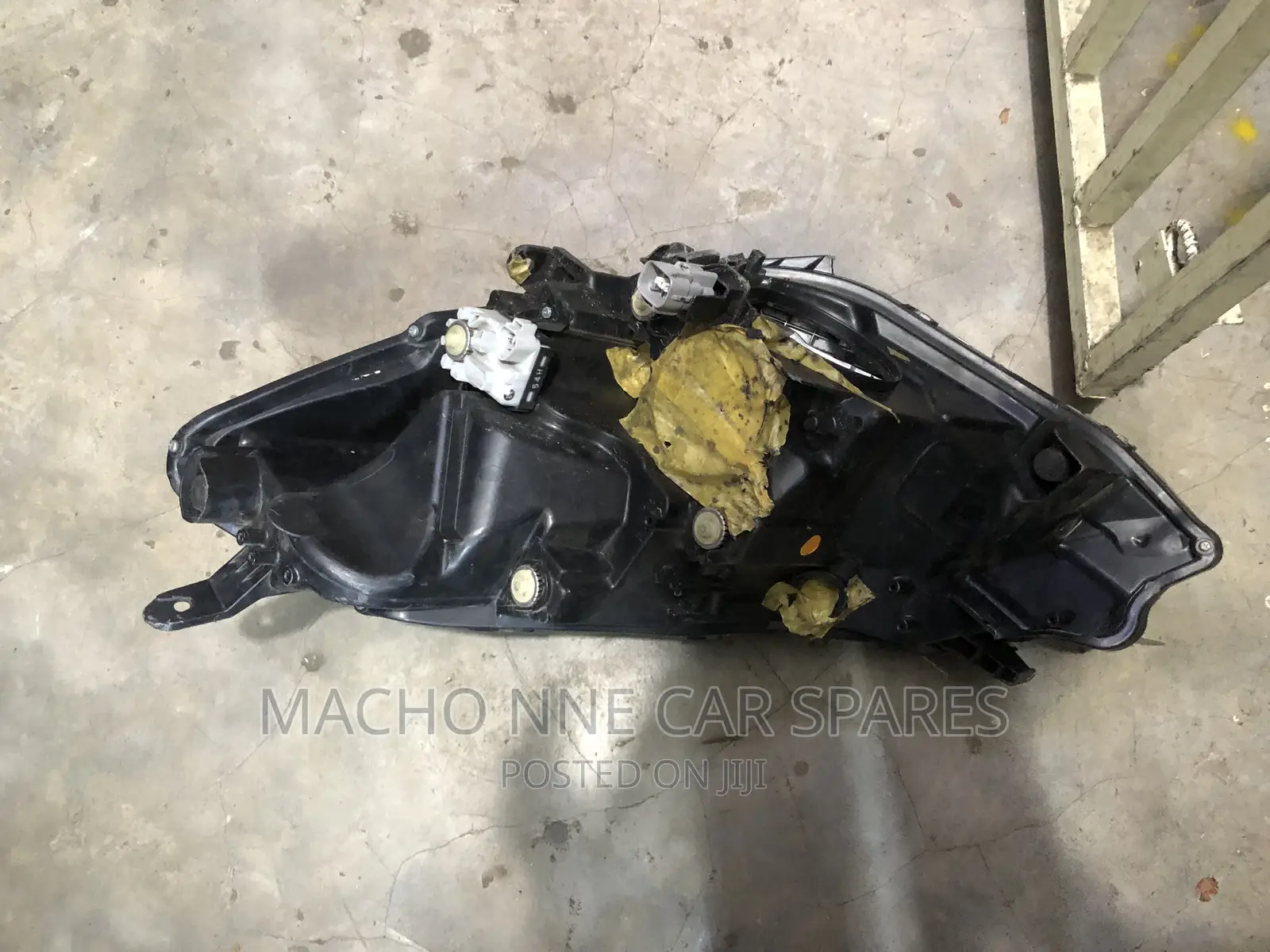 Toyota Vitz Jewella 2018 (270) Headlight
