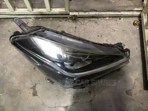 Toyota Vitz Jewella 2018 (270) Headlight